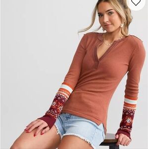 NWT XL Mikah Notch Neck top in Autumn Combo